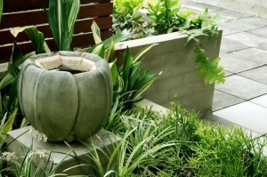gardendrum peter nixon rooftop raver ornament
