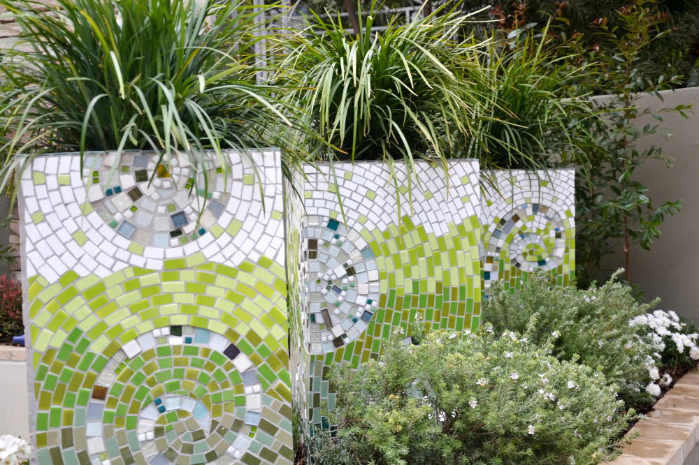 Mosaic planters in 'Easy Living'. Design Pieter Goussard, Garden World 2016