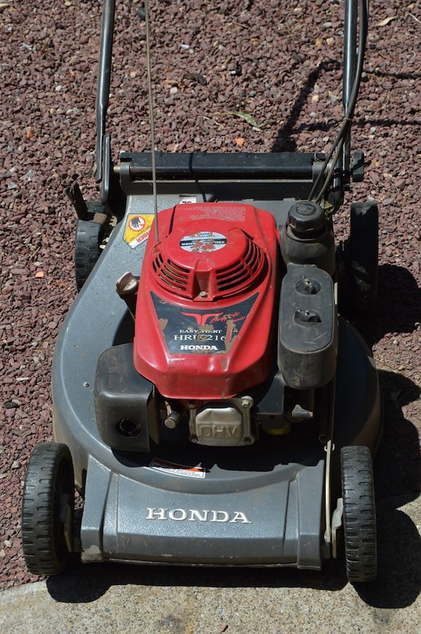 Honda HR216 self propelled mower