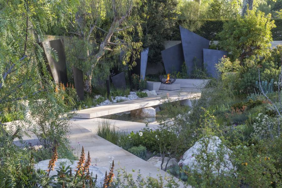 The Telegraph Garden. Designed by Andy Sturgeon. Sponsored by: The Telegraph. RHS Chelsea Flower Show 2016.