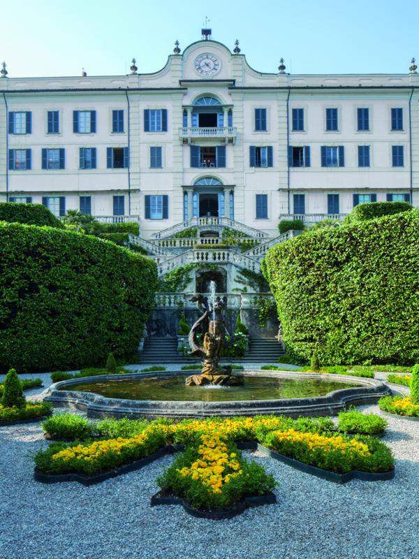 Villa Carlotta, Lake Como. 'Gardens of the Italian Lakes' by Steven Desmond, photography by Marianne Majerus, p142. “The visitor’s first view of the house is this startling image from the little parterre within the gate. The house rises cliff-like dead ahead, with everything leading the eye to the centre of the building.”